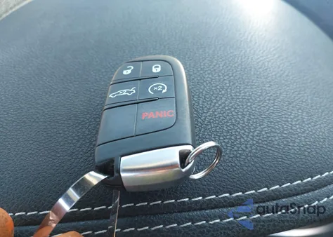 2021 Chrysler 300 300S z USA, uszkodzony, nr VIN 2C3CCABG0MH660663